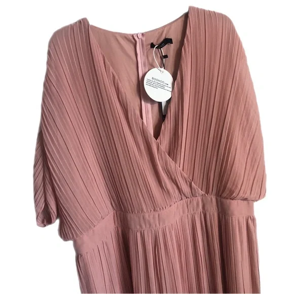 Boohoo | Dresses | Boohoo Pink Plush Occasion Pleaded Dress | Poshmark